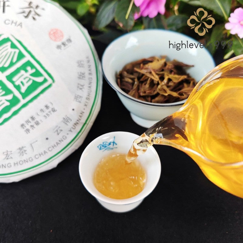 357g Raw Pu'er Tea Cake Yunnan Yiwu Early Spring Old Tree Aged Compressed Tea