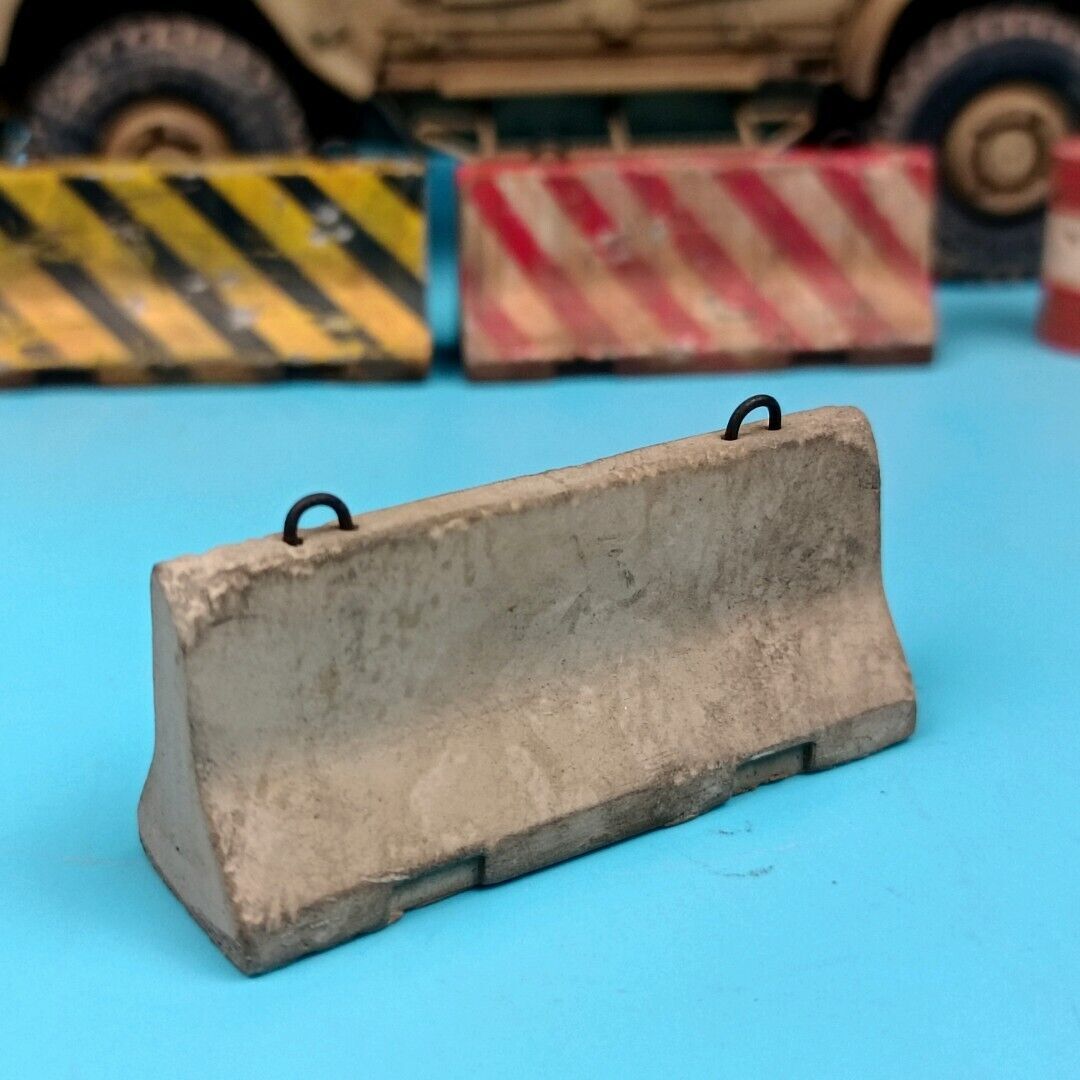 1/35 Diorama Cement Barriers Model for Tank Armoured Vehicle Military Scene Prop