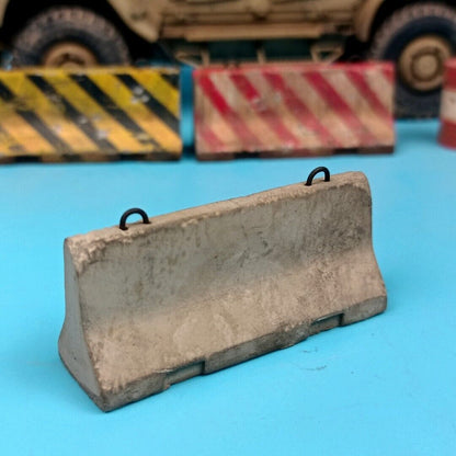 1/35 Diorama Cement Barriers Model for Tank Armoured Vehicle Military Scene Prop