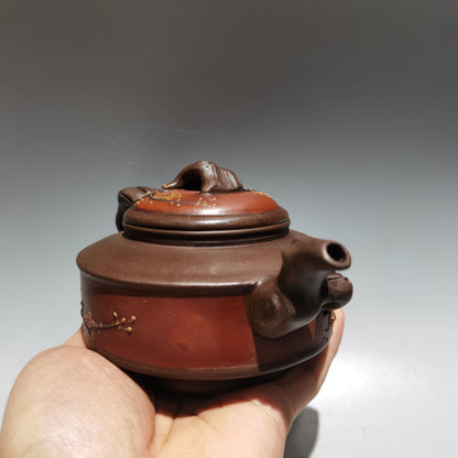 Chinese Yixing Zisha Clay Handmade Exquisite Teapot （红梅花壶 底款：周桂珍 )