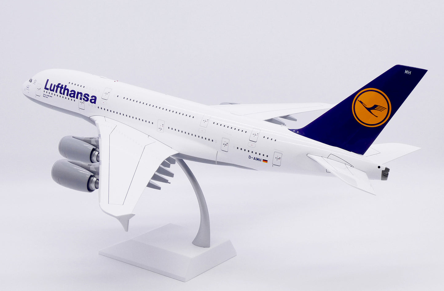 36CM 1:200 JC Wings Lufthansa Airbus A380 Passenger Airplane Diecast Model
