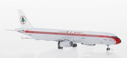 1:400 AeroClassics Middle East Airline AIRBUS A321 Passenger Plane Diecast Model