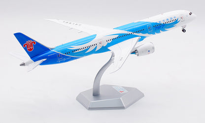 1:200 31CM SQ Wings CHINA SOUTHERN BOEING 787-9 Airplane Diecast Aircraft Model