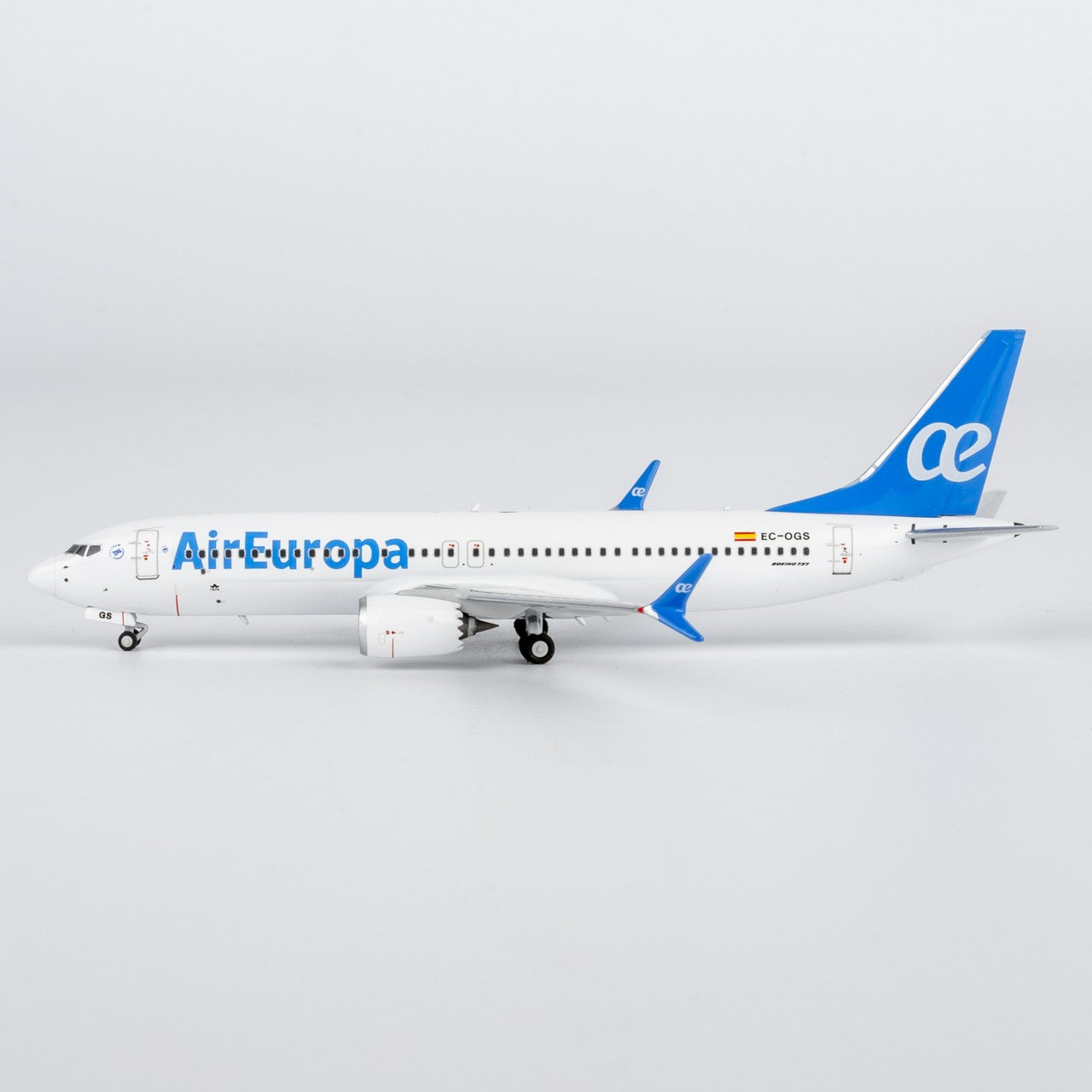 1:400 NGmodels Air Europa B737 MAX 8 Passenger Airplane Diecast Plane Model