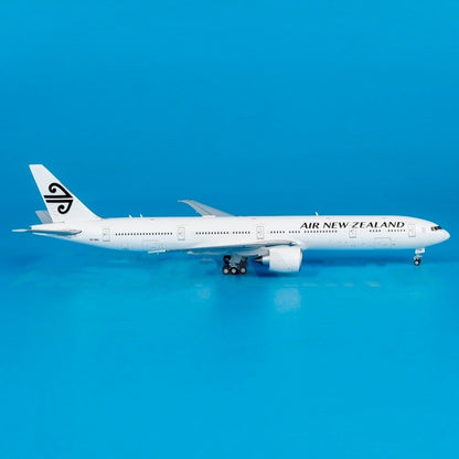 1:400 JC Wings Air New Zealand Boeing 777-300ER Airplane Diecast Aircraft Model