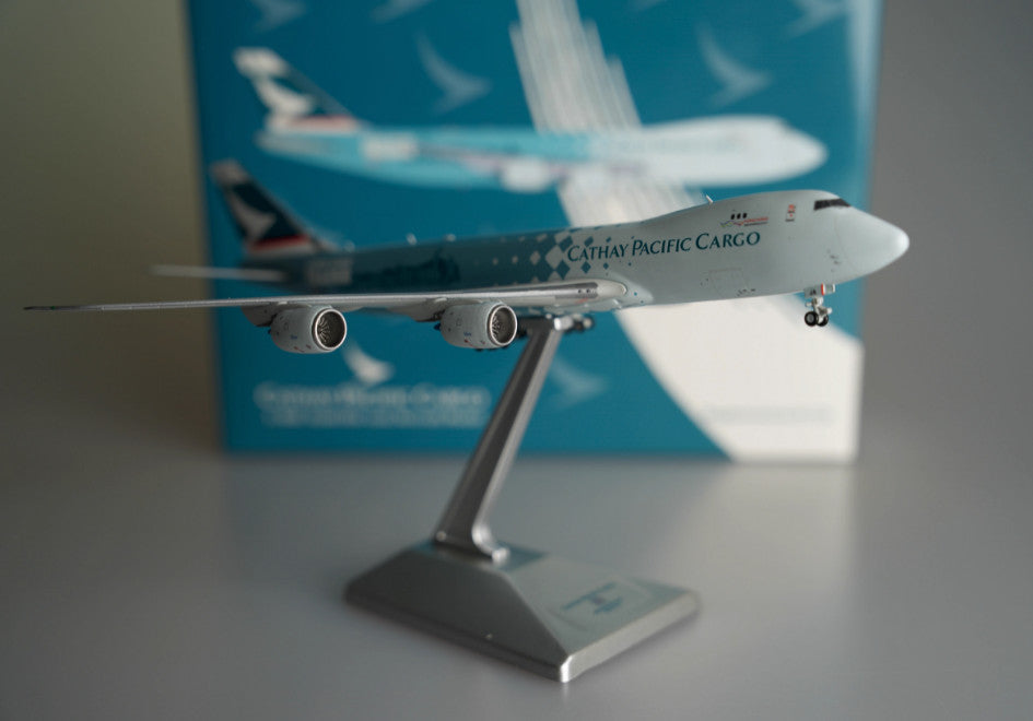 1:400 YY Wings CATHAY PACIFIC CARGO BOEING B747-8F Plane Diecast Aircraft Model