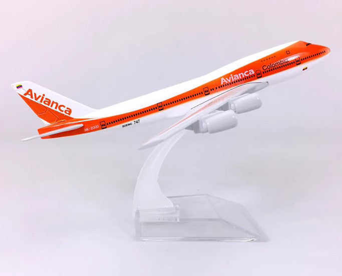 16CM Avianca Colombia Boeing 747-200 Passenger Airplane Diecast Aircraft Model