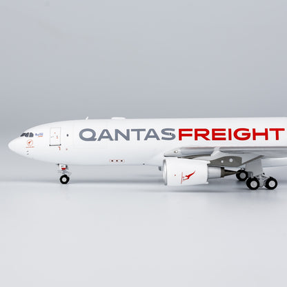 1:400 NG Model QANTASFREIGHT AIRBUS A330-200 Airplane Diecast Aircraft Model