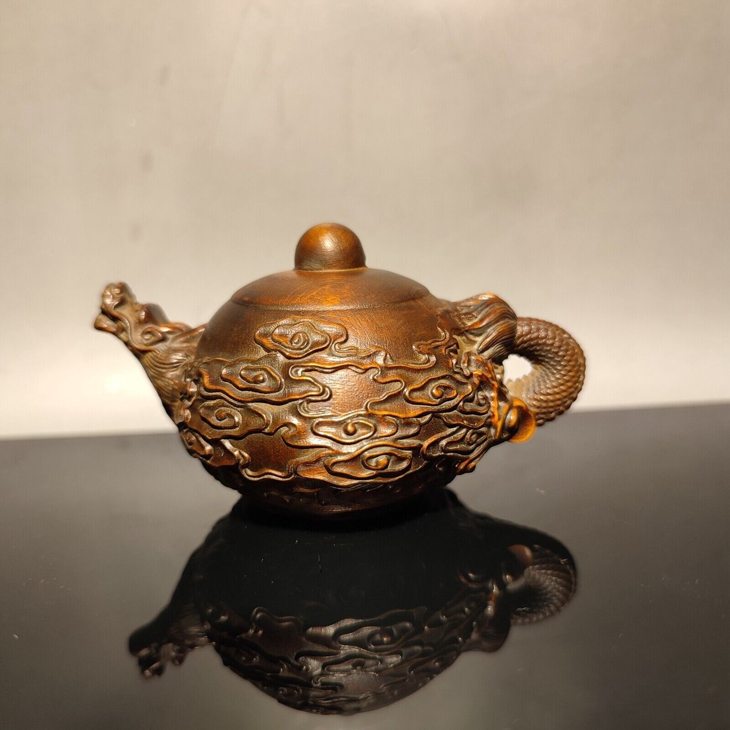 Chinese vintage Boxwood Carved dragon statue Teapot hobbies interests mahjong