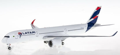 1:200 33CM Phoenix LATAM AIRBUS A350-900 Airplane Diecast Plane Aircraft Model