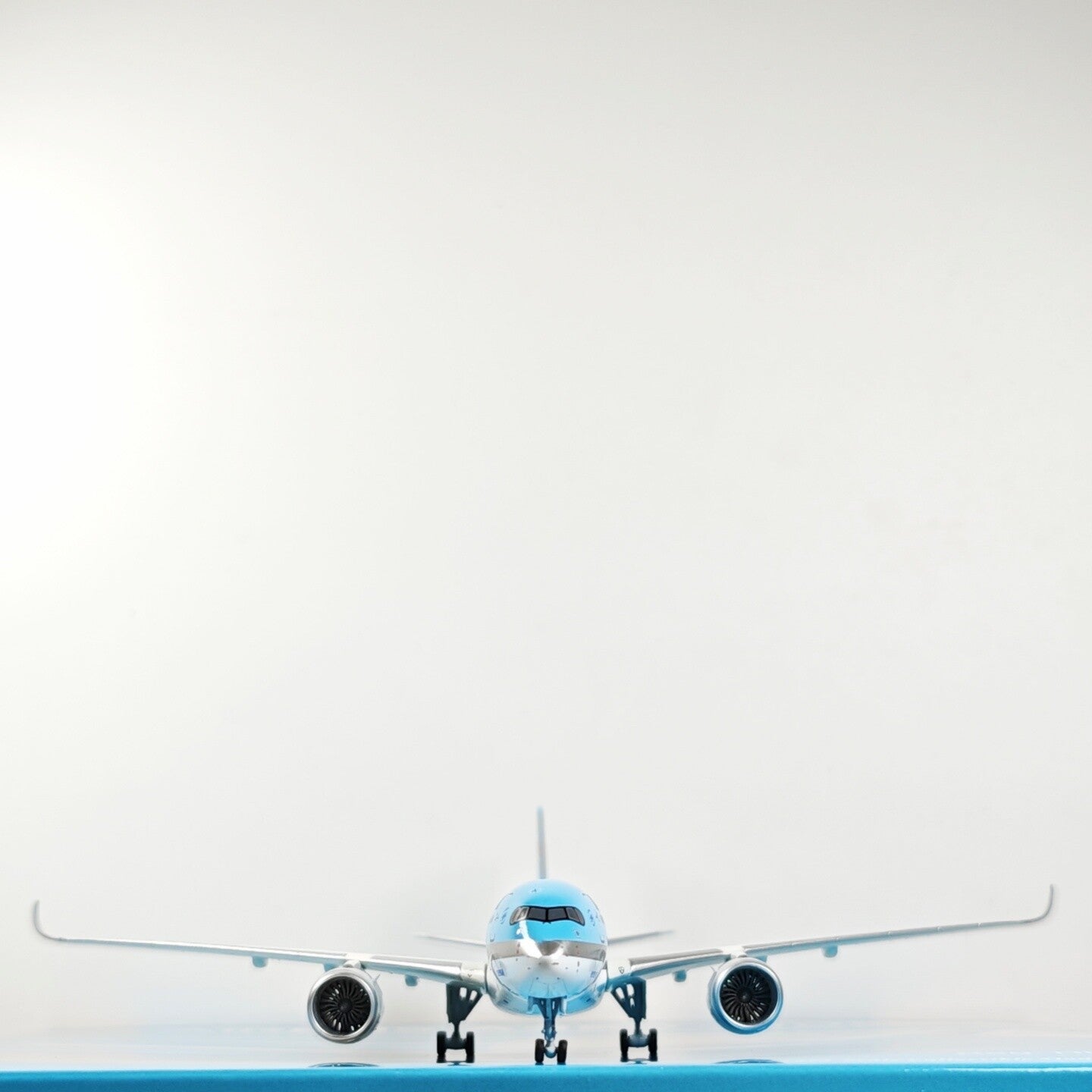 1:400 NG Model KOREAN AIR AIRBUS A350-900 Passenger Plane Diecast Aircraft Model