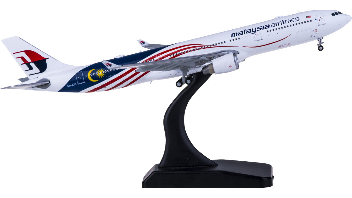 1:400 JC Wings Malaysia Airlines AIRBUS A330-300 Passenger Plane Diecast Model