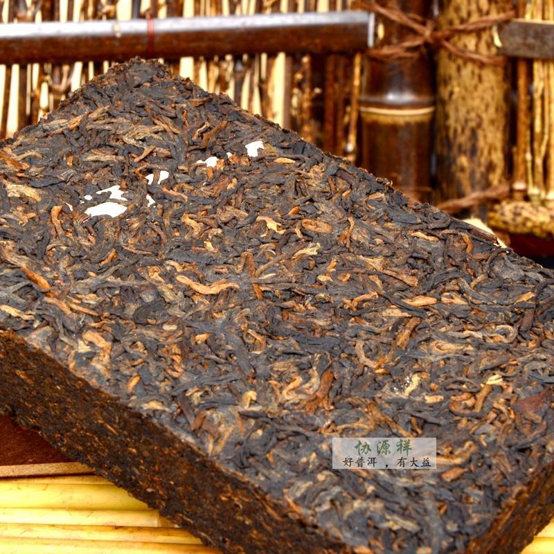 2010 TAETEA Dayi Classic 7562 Menghai Yunnan Pu'er Ripe Puerh Tea Brick 250g 001
