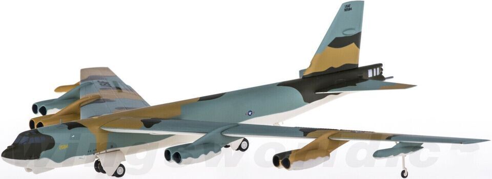 1:200 24CM Herpa USAF Boeing B-52G Military Bomber Diecast Fighter Plane Model