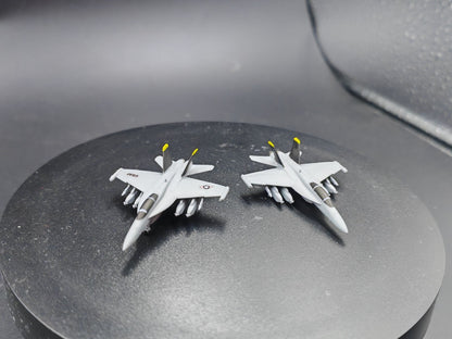 1/400 US Ea-18G Growler Carrier-Based Electronic Warfare Airplane Mode 2/pcs