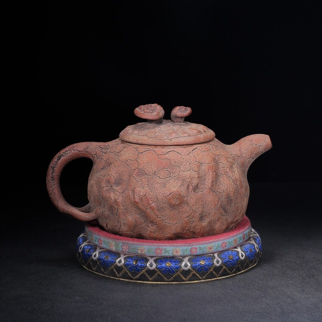 Chinese Yixing Zisha Clay Handmade Exquisite Teapot（供春 底款：裴石民）