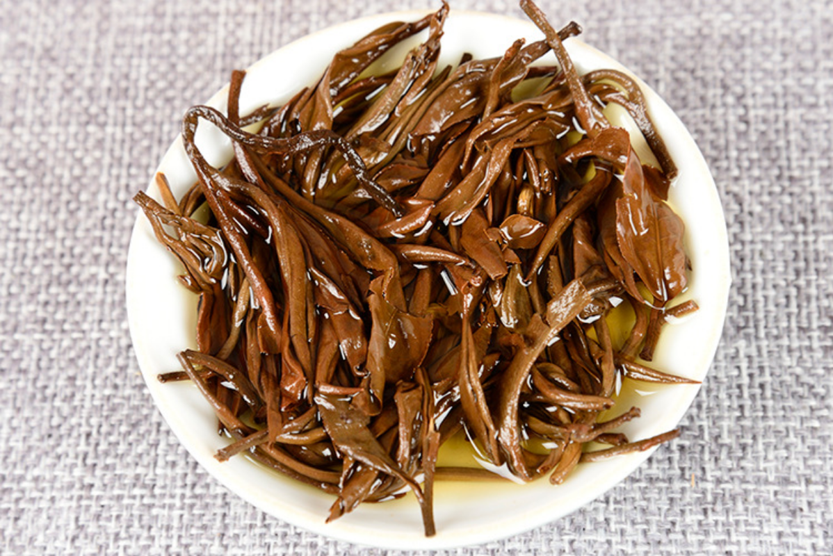 500g Yunnan Fengqing Dian Hong Tea One Bud Curved Strips Kung Fu Black Tea