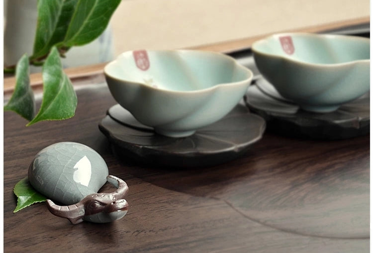 Porcelain Buffalo Geyao Crackle Glaze Tea Pet On Tea Tray Small Size Tea Play