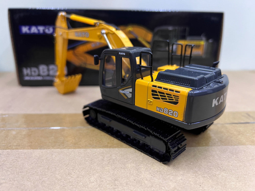 1:50 KATO HD820-7 Excavator Construction Machine Equipment Diecast Model