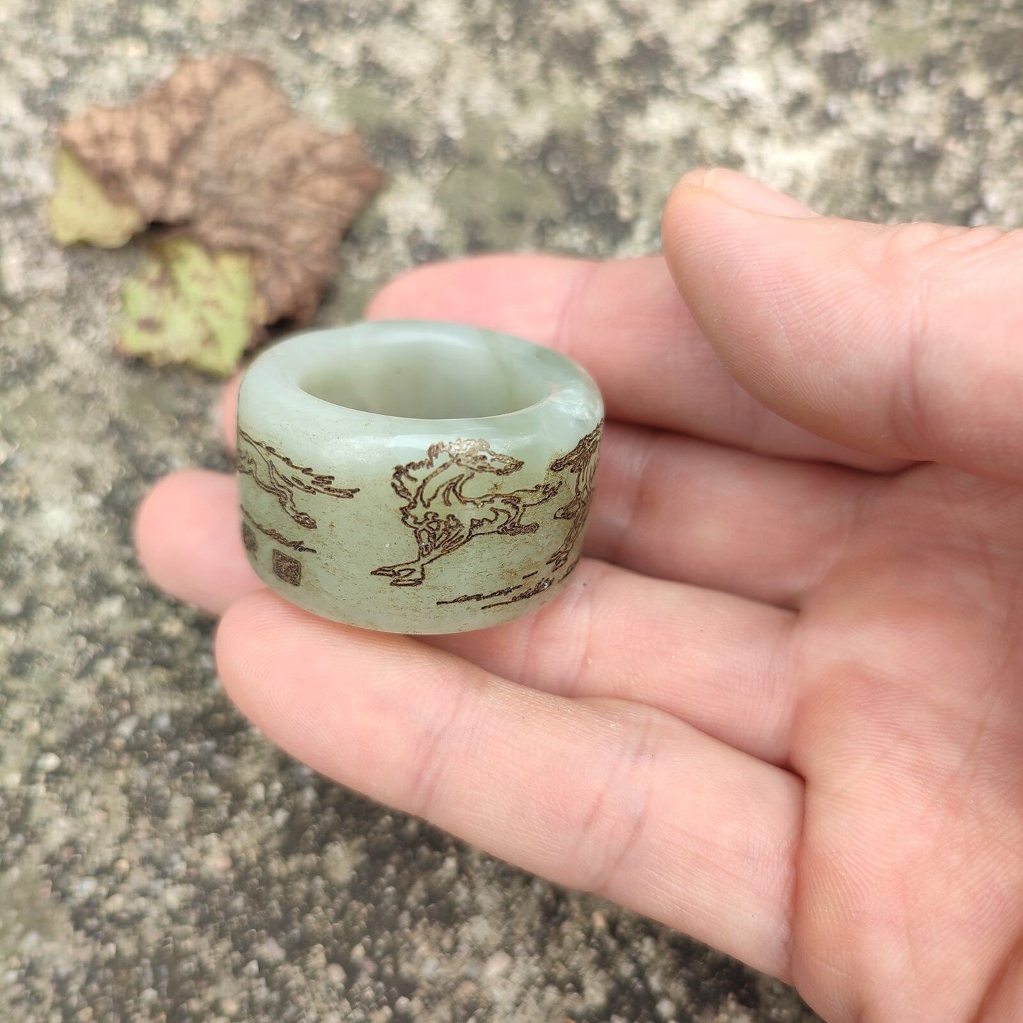 Chinese Hotan Hetian Jade Horse Carving Sculpture Collector Thumb Ring Jewelry