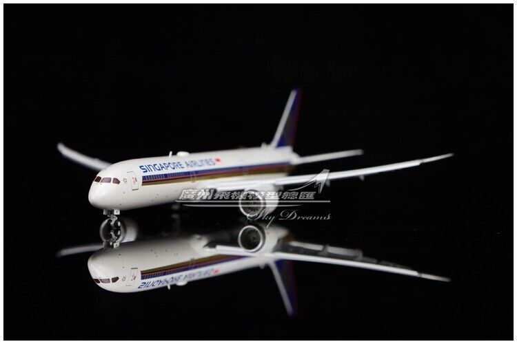 1:400 JC Wings SINGAPORE AIRLINES BOEING 787-10 Airplane Flap Down Diecast Model