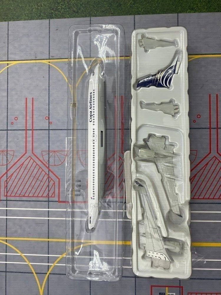 1:200 Hogan Copa Airlines Boeing 737-800 Airplane ABS Plastic Aircraft Model