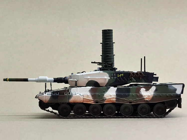 1/72 German Leopard 2A4 Main Battle Tank Model Decoration Winter Painting Model