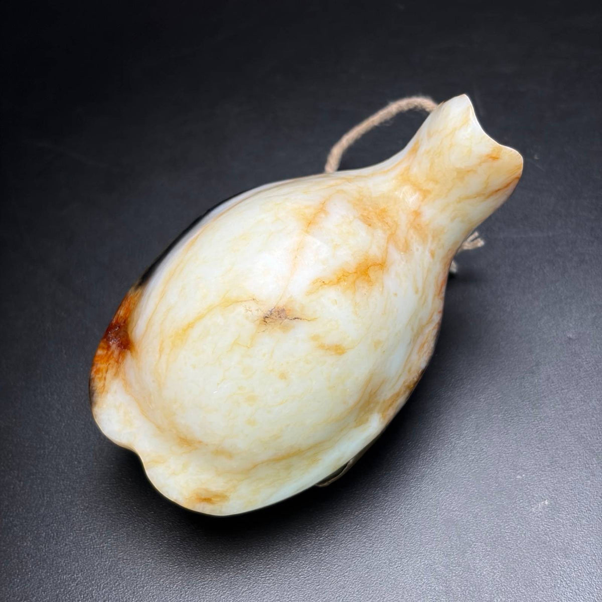 Chinese Natural Hetian Jade Hand-carved Exquisite Tortoise Shell Pendant 31161