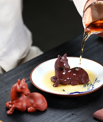 Yixing handmade purple sand sculpture tea tray decoration tea pet horse