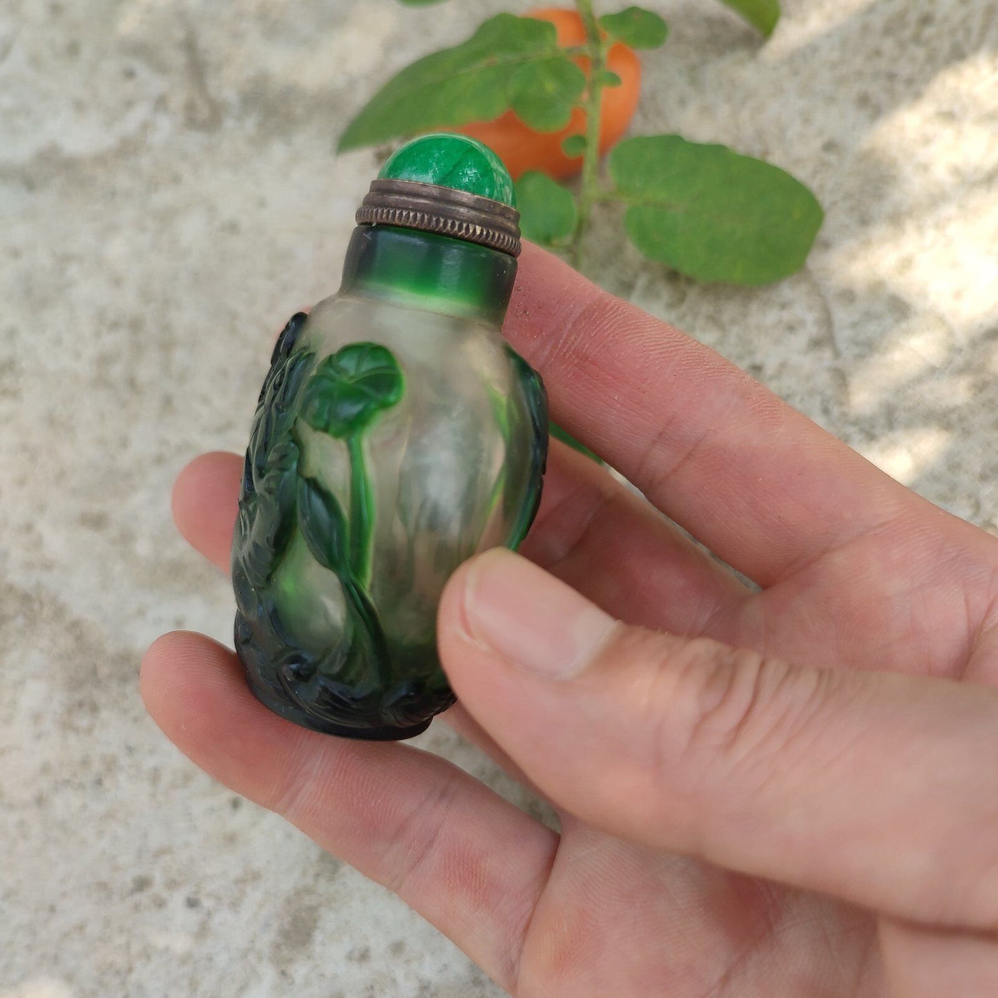 Chinese Old Beijing Carved Exquisite Lotus Flower Snuff Bottle Glass frog statue
