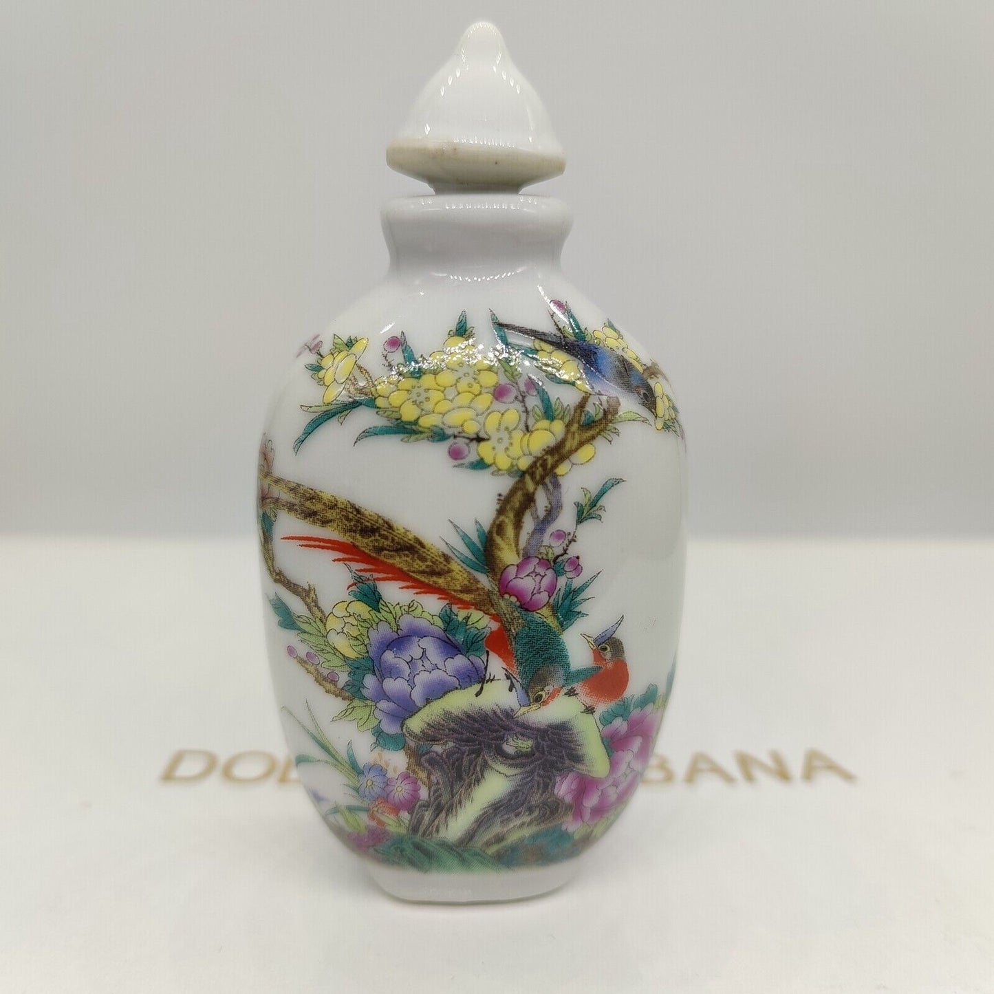 Chinese Vintage Porcelain Snuff Bottles Exquisite Painted Flowers And Birds Art