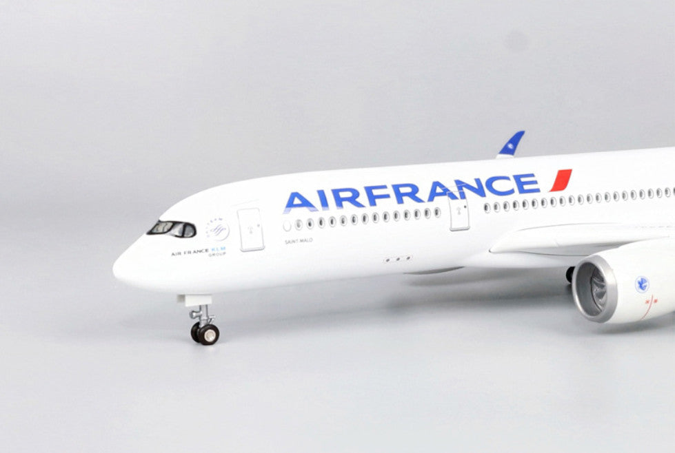 1:140 47CM AIR FRANCE AIRBUS A350 Passenger Airplane Landing Gear Resin Model