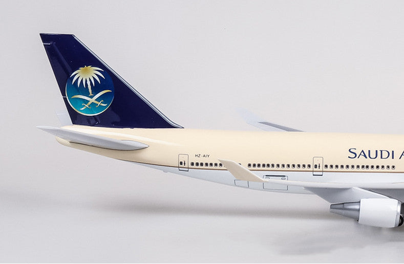 1:150 47CM SAUDI ARABIAN BOEING 747-400 Airplane Landing Gear Resin Plane Model