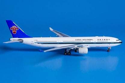 1:400 Phoenix CHINA SOUTHERN AIRBUS A330-200 Passenger Airplane Diecast Model