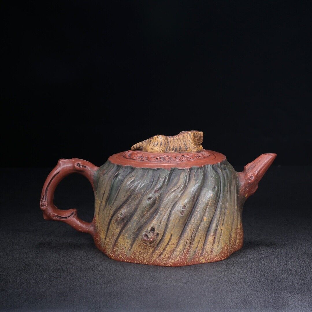 Chinese Yixing Zisha Clay Handmade Exquisite Teapo （虎虎生威 底款：蒋蓉）