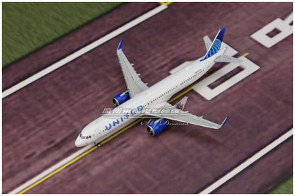 1:400 GeminiJets UNITED BOEING A321neo Airplane Diecast Plane Aircraft Model
