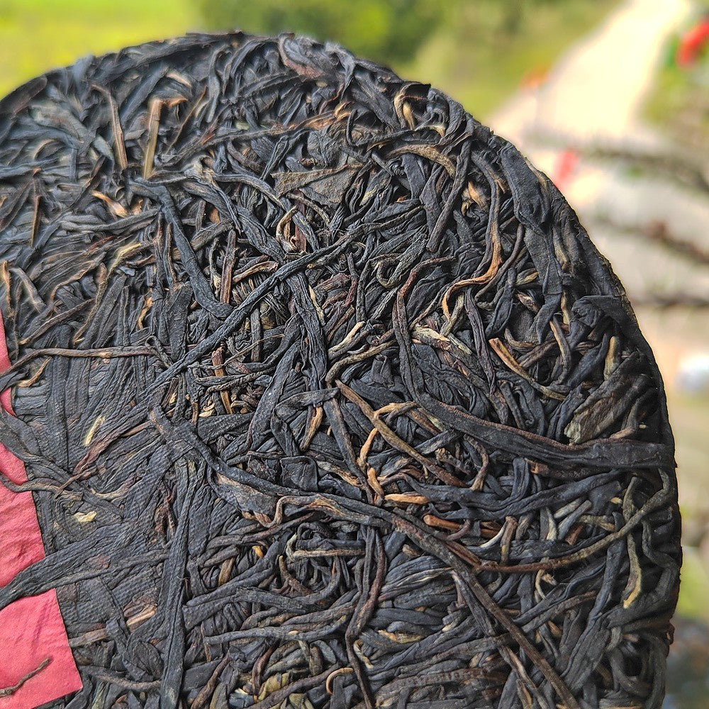 200G Pu'er Tea Cake Tea Yunnan Pu'er Raw Tea Cake Menghai Purple Bud Tea -