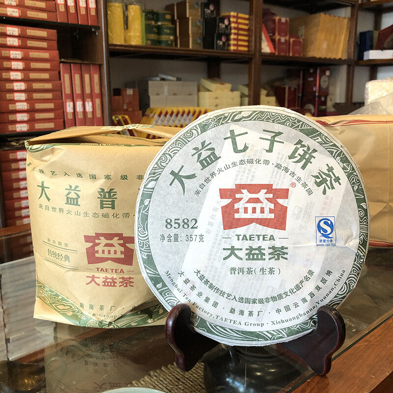 TAETEA 8582 Yunnan Menghai Dayi Pu-erh Green Cake Puer Pu Er Tea 357g 2011 Raw