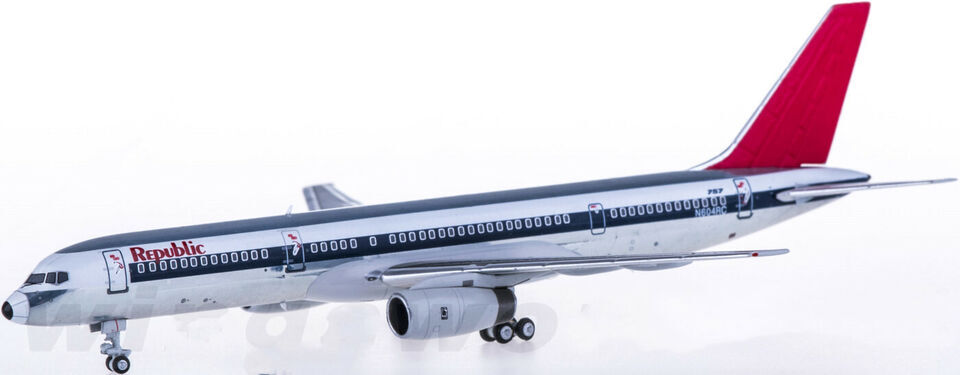 1:400 NG Model Republic BOEING 757-200 Passenger Aircraft Diecast Airplane Model