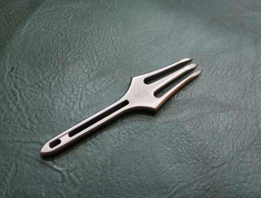 Titanium Alloy Fork Small Harpoon Crowbar Pry Bar keychain EDC Tool Pendant Gift