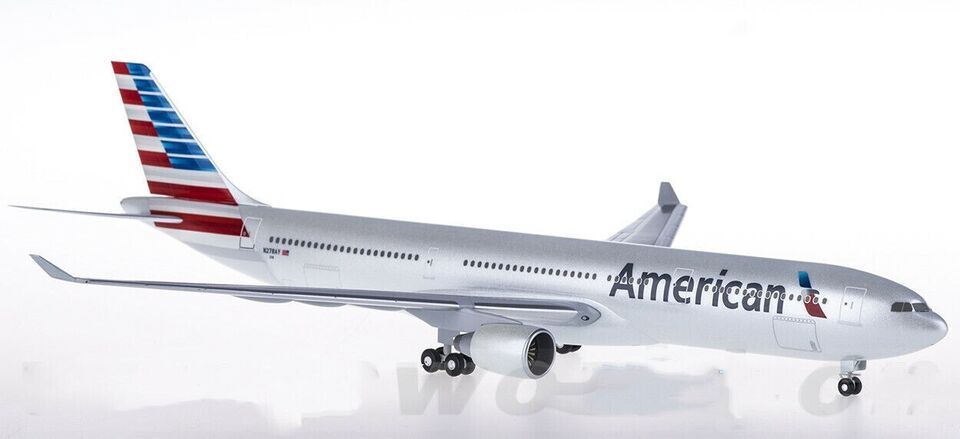 1:200 35CM Hogan BRITISH AIRWAY BOEING 747-400 Passenger Plane ABS Plastic Model