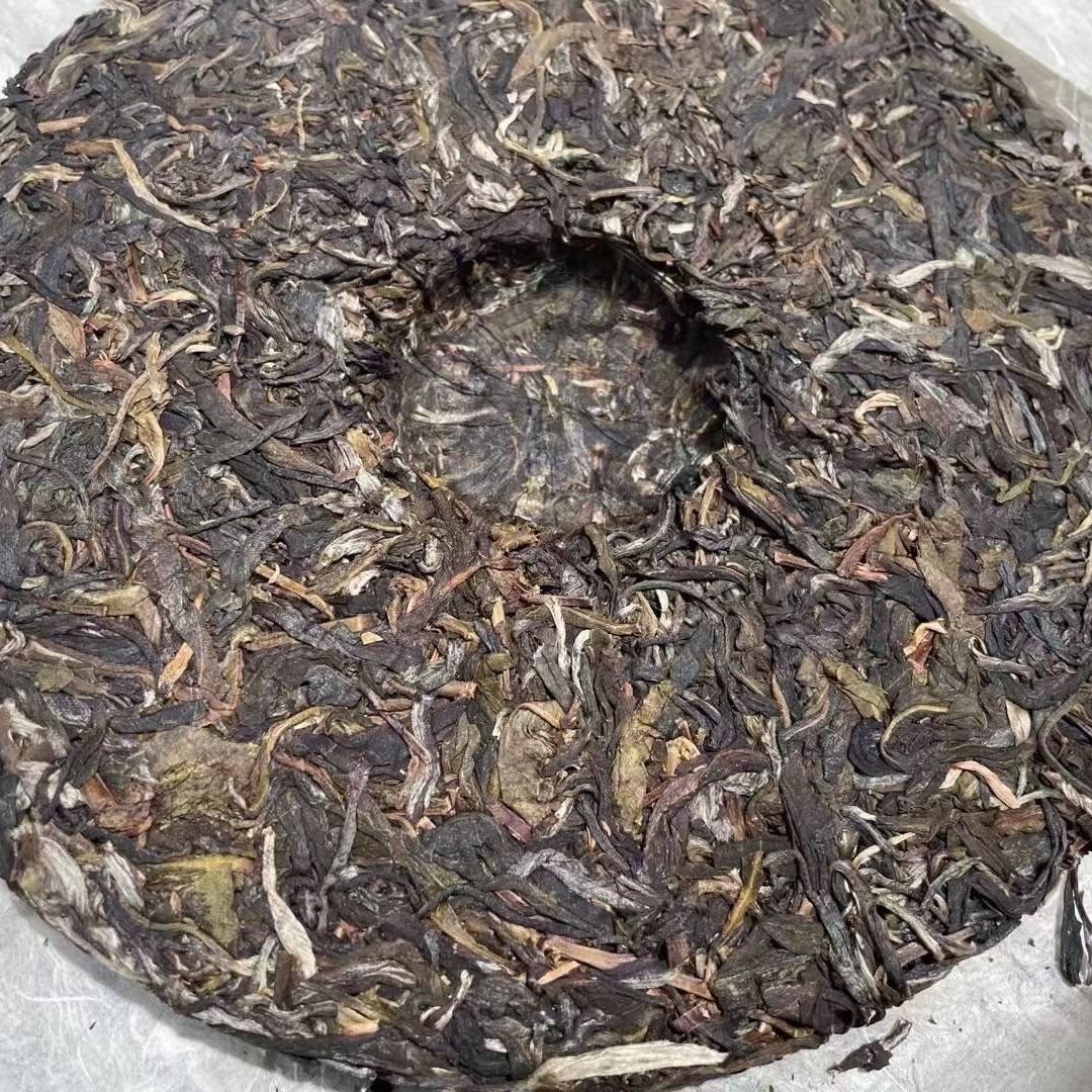 2011 Yunnan Raw Pu-erh Tea Bingdao Xiangjin Aged Puer Raw Tea Cake 357g