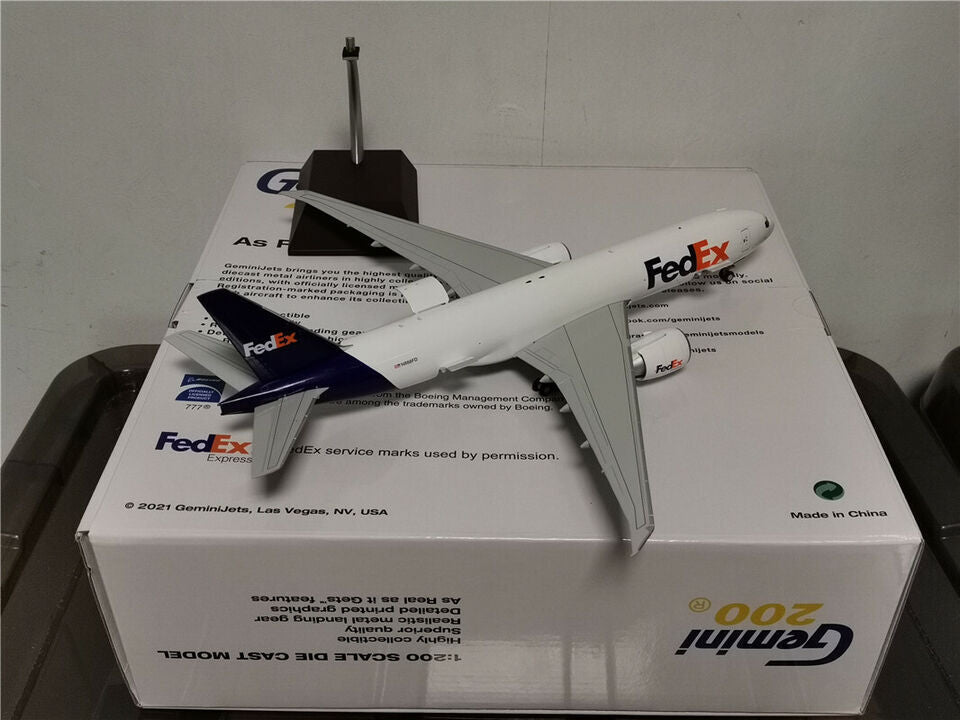 1:200 32CM GeminiJets FedEx BOEING 777-200LRF Airfreighter Diecast Plane Model