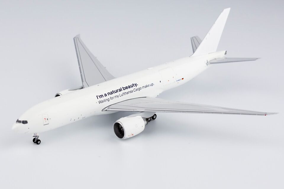 1:400 NG Model Lufthansa BOEING 777F Passenger Airplane Diecast Aircraft Model