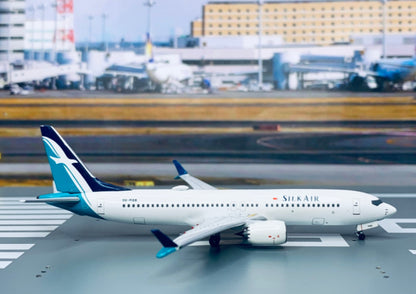 1:400 AeroClassics SILK AIR Boeing 737 MAX 8 Passenger Airplane Diecast Model