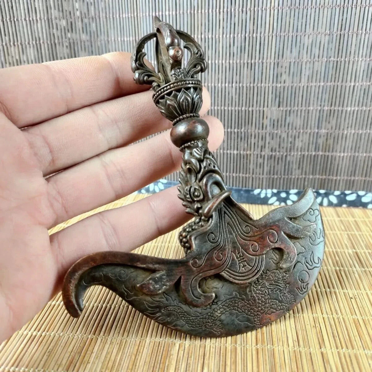 China Antique Bronze Tibetan Nepalese Dragon Vajra Tomahawk Collect Vajra Pestle