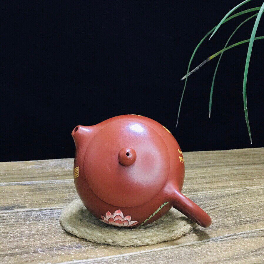 Chinese Yixing Zisha Clay Handmade Exquisite Teapot（莲花西施 底款：姜礼明）