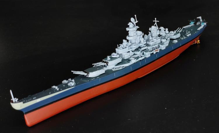 1/1000 US Iowa class Missouri battleship model