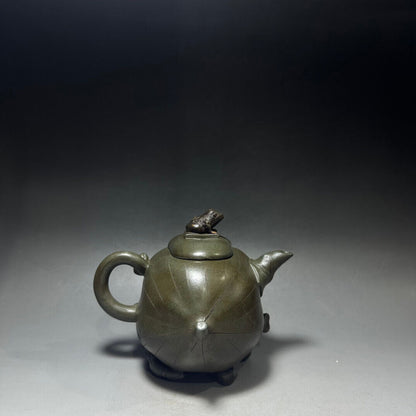 Chinese Yixing Zisha Clay Handmade Exquisite Teapot （莲蓬壶 底款：蒋蓉）