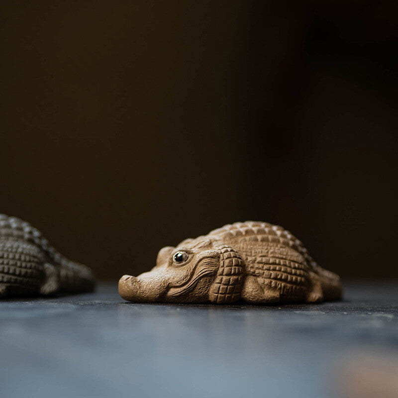 Crocodile Statue Handmade Carved Tea Pet Yixing Zisha Purple Clay Tea Play Small